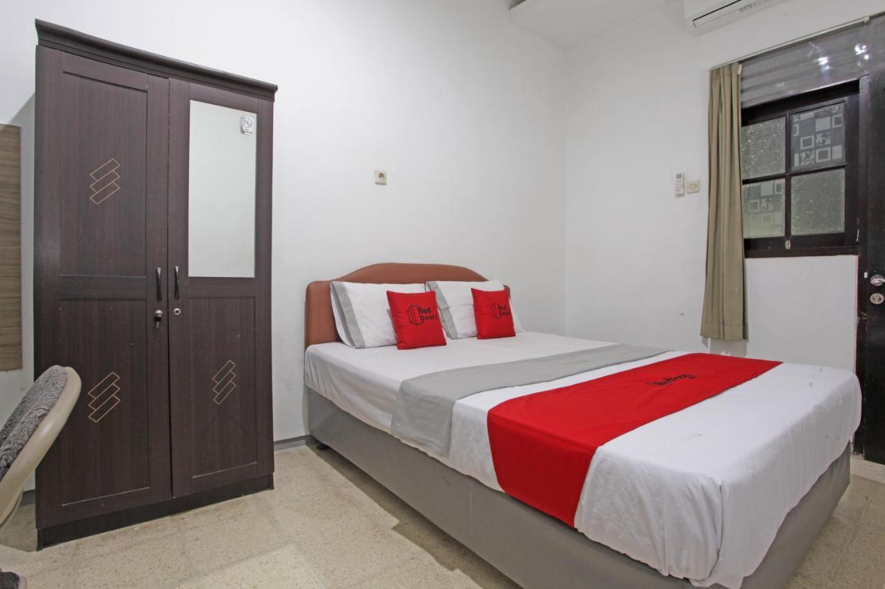 Reddoorz @ Soekarno Hatta 2 Маланг Экстерьер фото